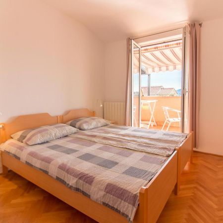 Malinska - Apartment Glavas Kültér fotó