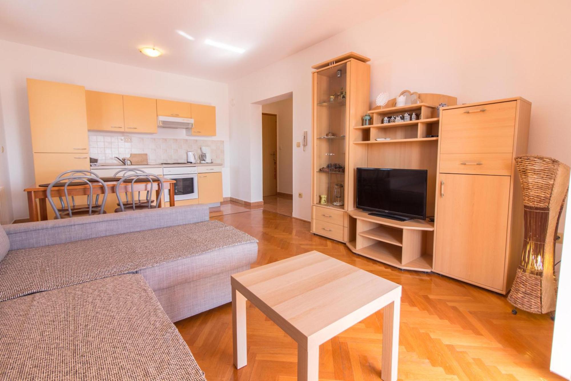 Malinska - Apartment Glavas Kültér fotó