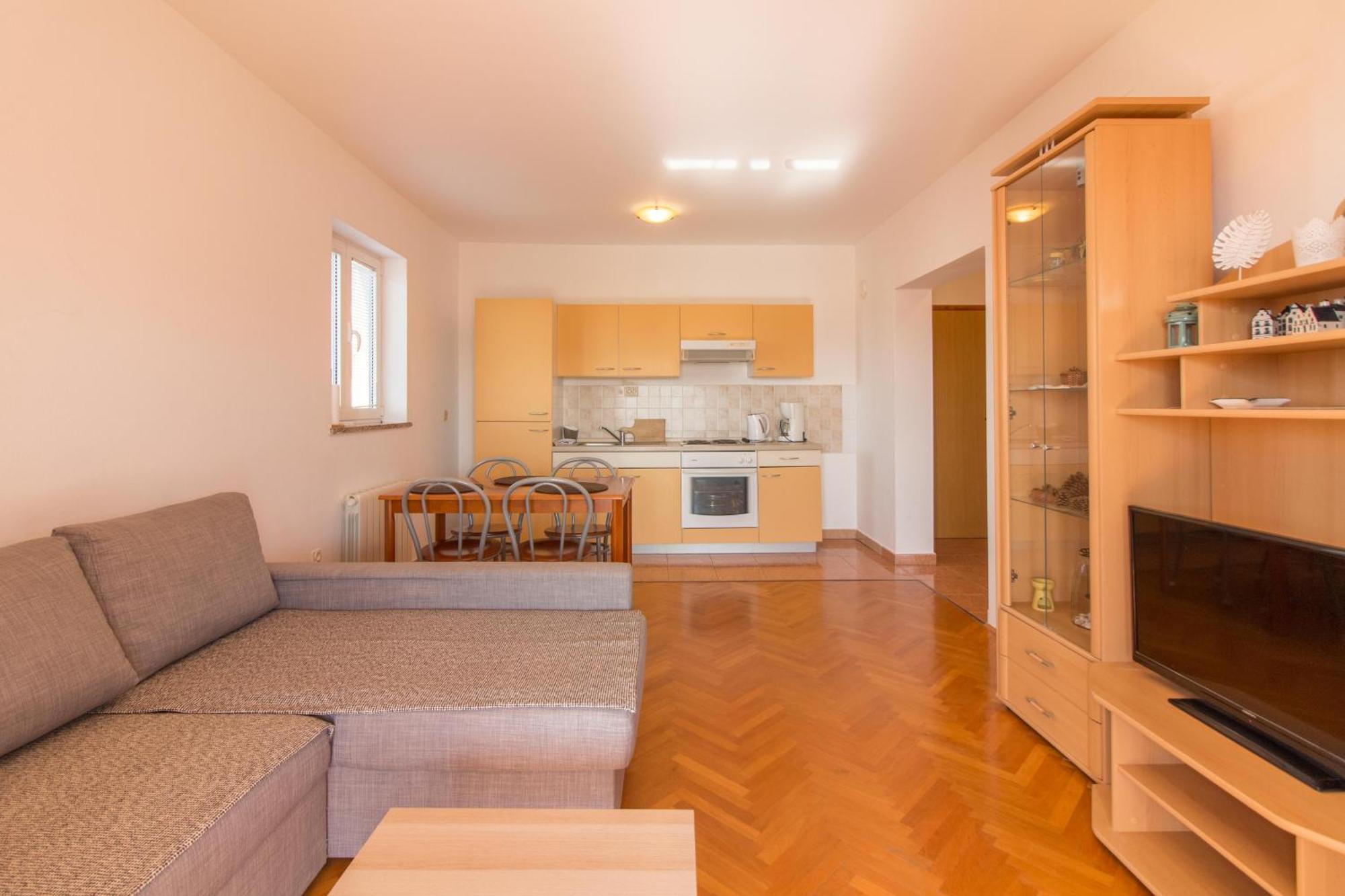 Malinska - Apartment Glavas Kültér fotó